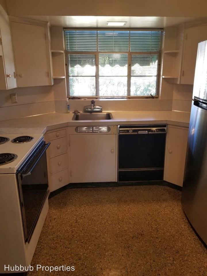 2208 Crestview Avenue - Photo 2 of 29