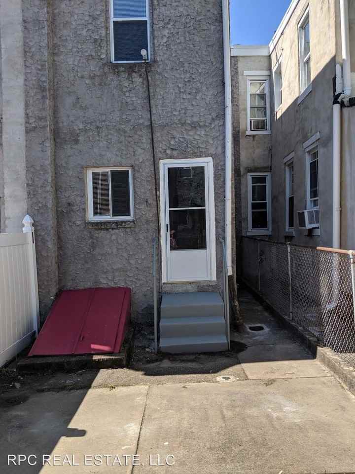 1818 S 6th St - Photo 3 of 16