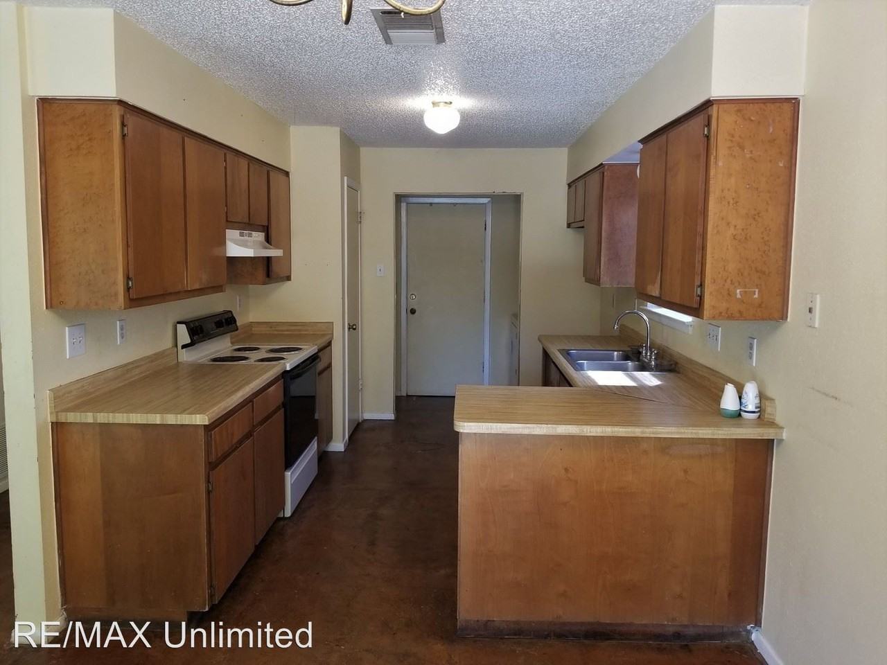 4407 Brick House - Photo 3 of 12