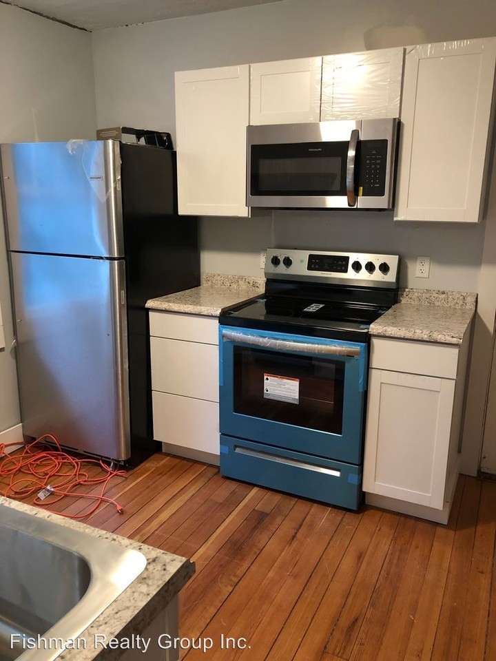 215 Mussey St - Photo 3 of 8