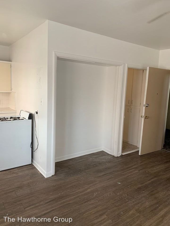 130 S 300 E - Photo 3 of 5