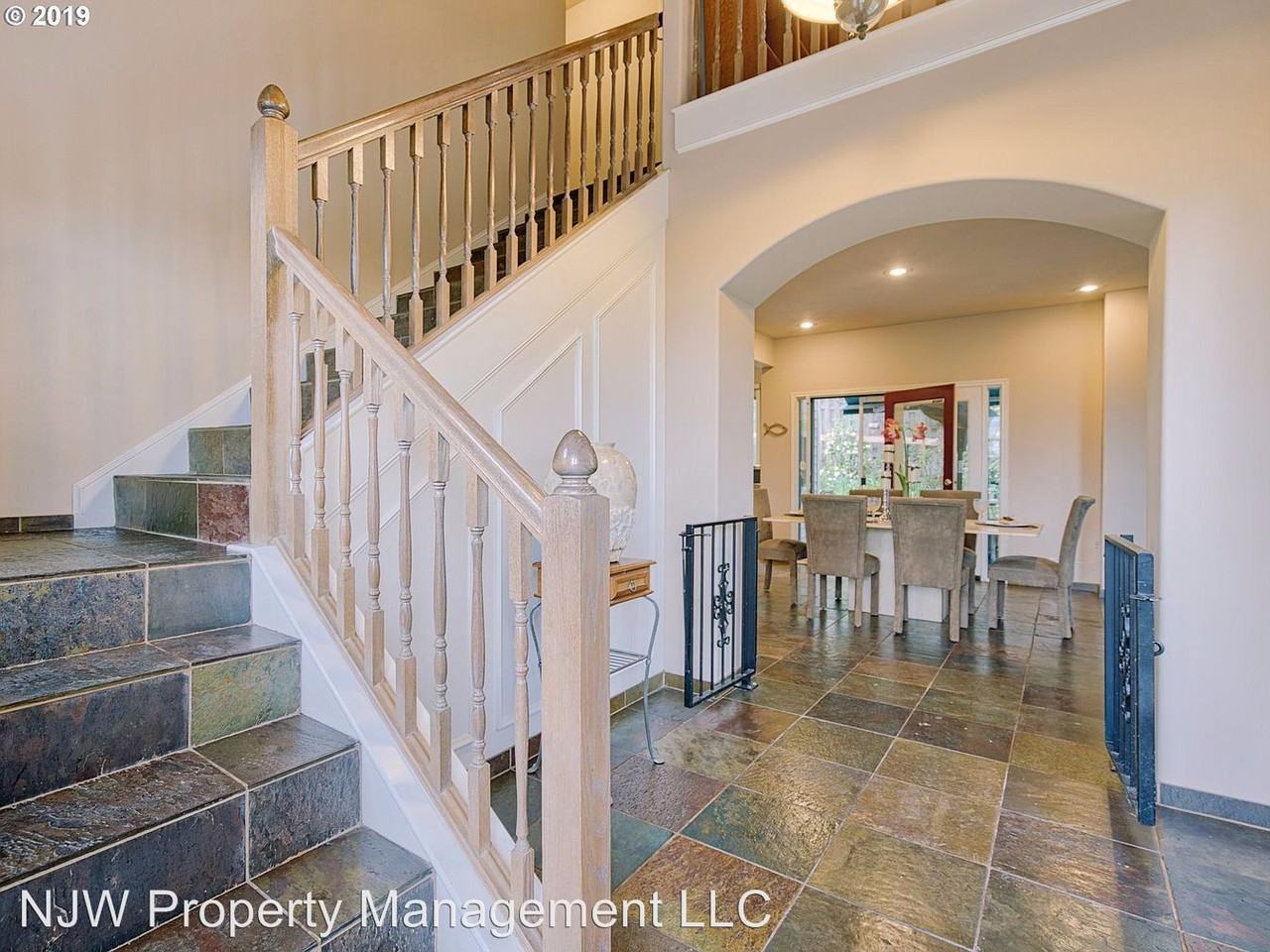 10111 Sw Lady Marian Dr - Photo 2 of 23