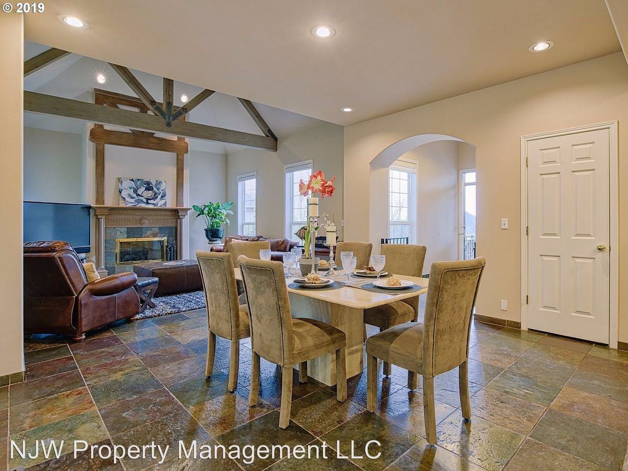 10111 Sw Lady Marian Dr - Photo 3 of 23