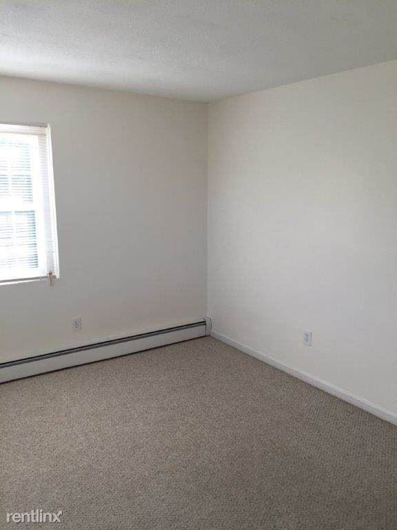25 Thomas Ave 3 - Photo 3 of 5