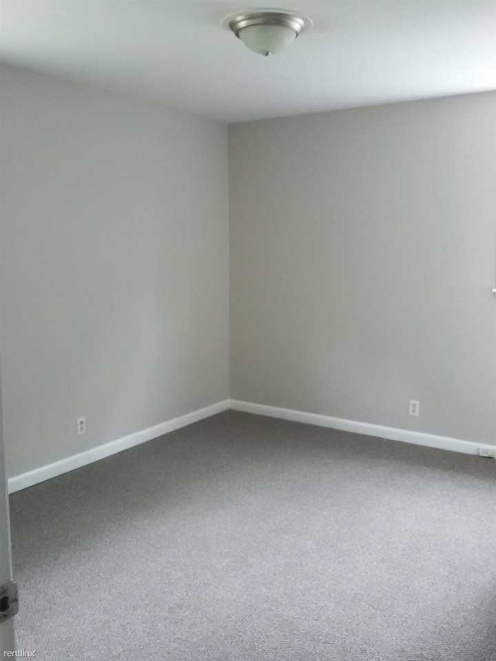 728 Mcpherson Dr - Photo 2 of 5