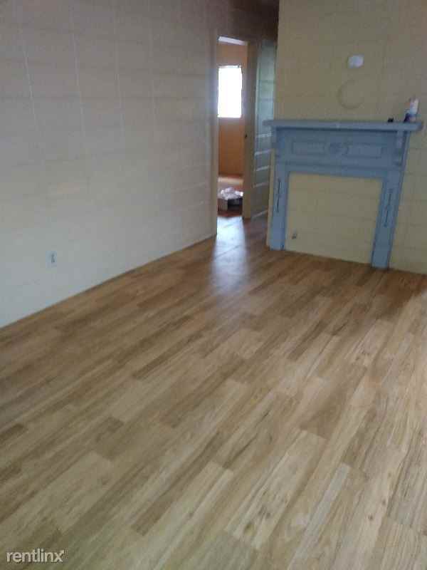 312 Crawley St - Photo 2 of 4