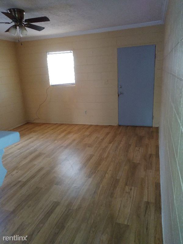 312 Crawley St - Photo 3 of 4