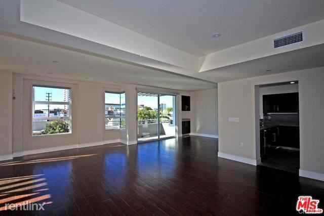 1666 Greenfield Ave #301