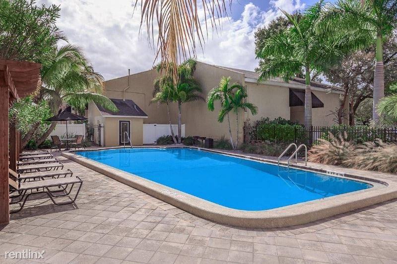 411 Danube Ave B15 - Photo 2 of 17