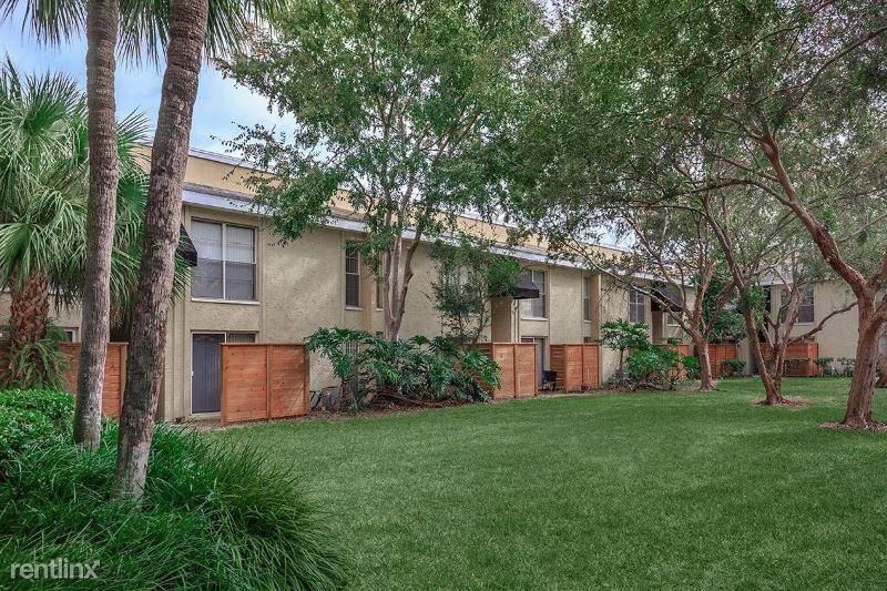 411 Danube Ave B15 - Photo 3 of 17