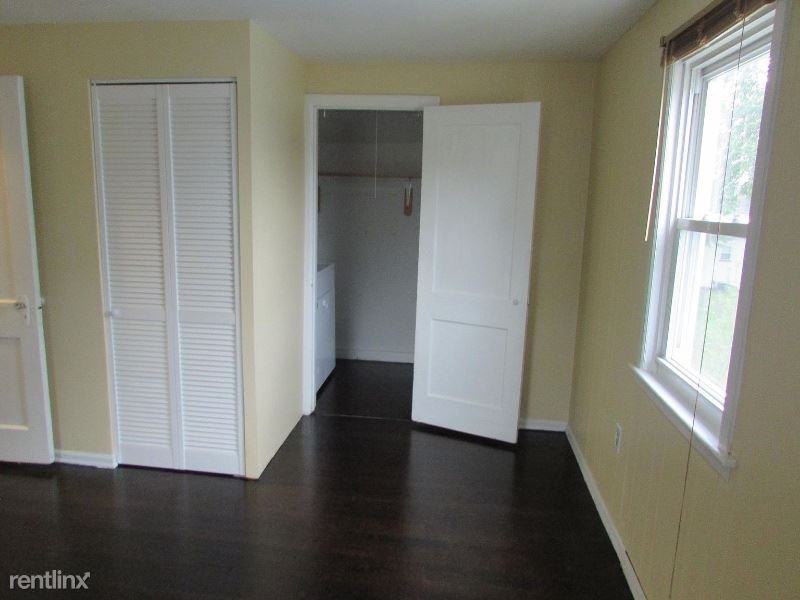 1159 Romano Ave B - Photo 2 of 10