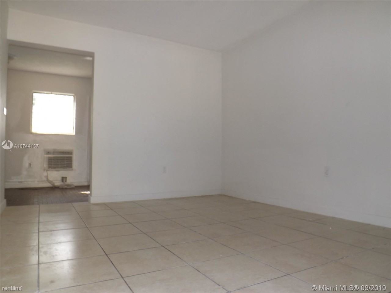 519 Ne 83rd St #4 - Photo 2 of 11