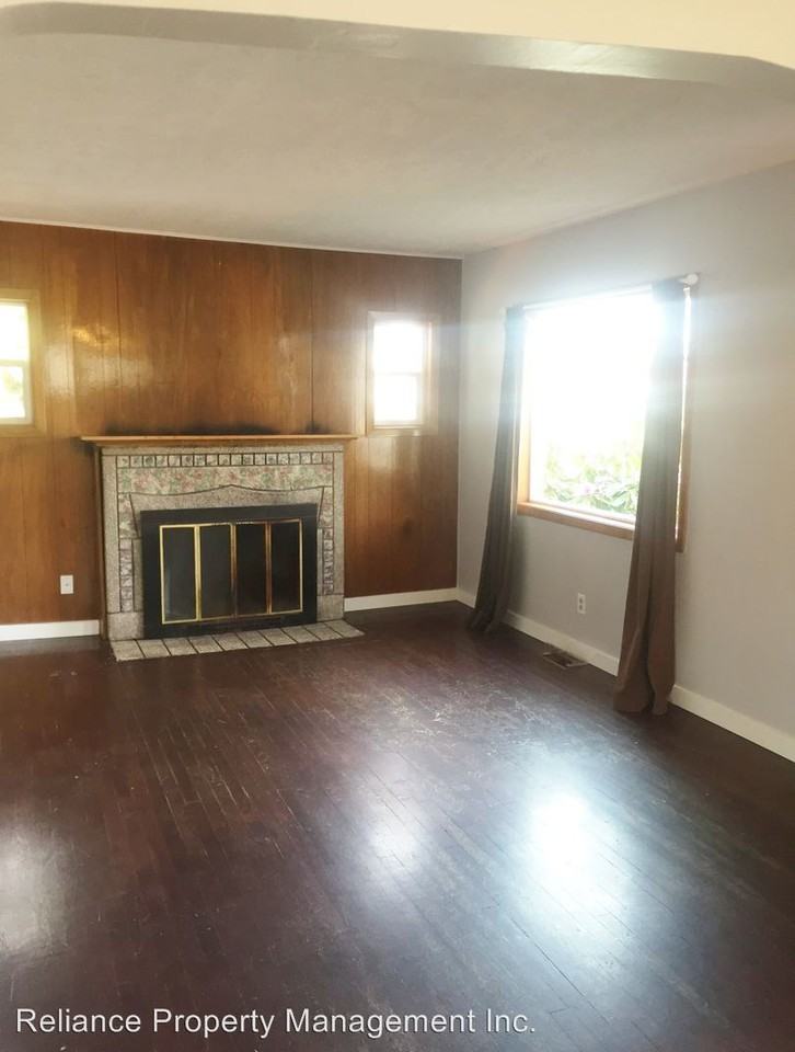 6917 N Denver Ave. - Photo 2 of 14