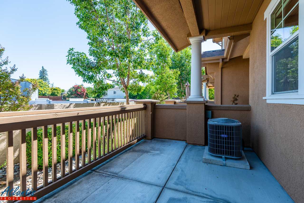 176 Salmar Terrace - Photo 3 of 16