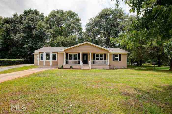 2040 Athens Highway - Photo 2 of 33