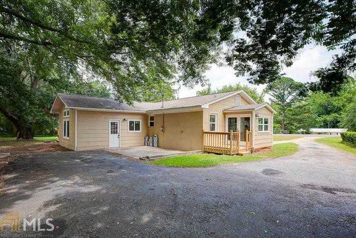 2040 Athens Highway - Photo 3 of 33