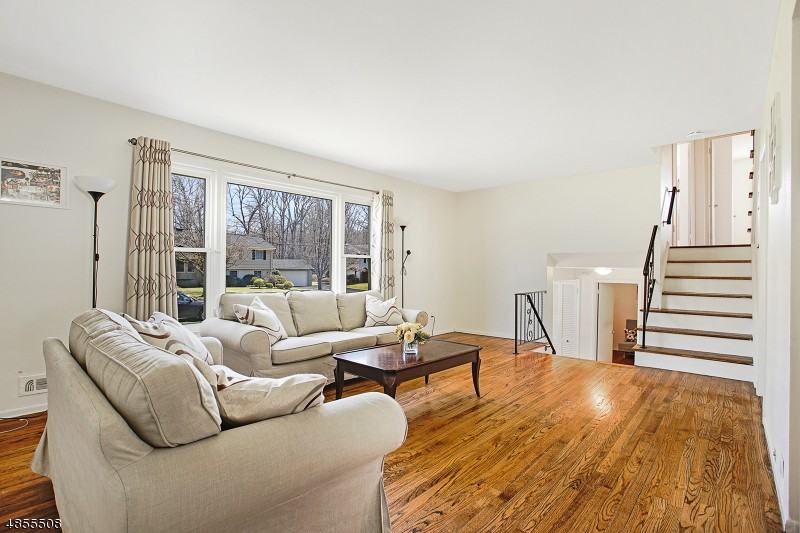 171 Hickson Dr - Photo 3 of 24