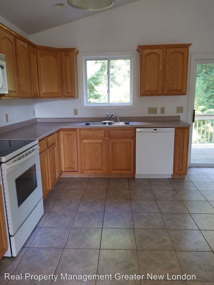 7 Adamo Ave - Photo 3 of 11