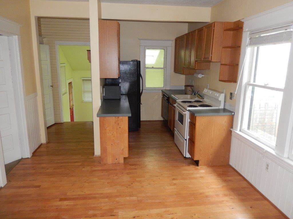 1130 Ne Beech Street - Photo 2 of 11
