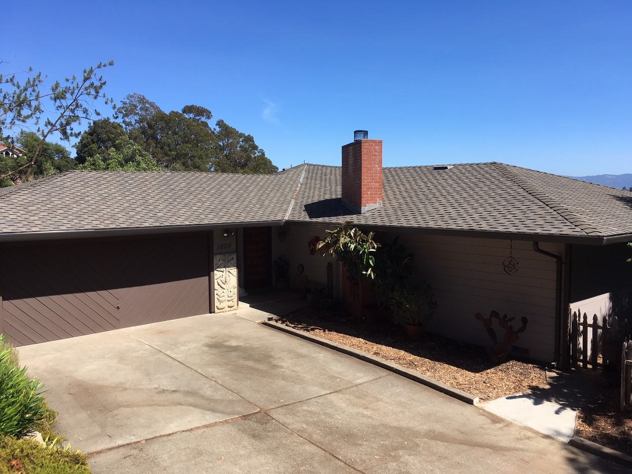 1020 Palomar Drive - Photo 3 of 34