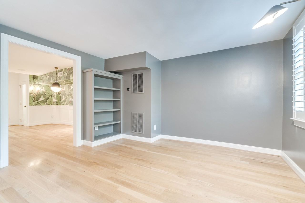 607 South Saint Asaph Street - Photo 2 of 30