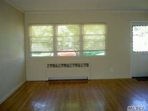 27 Whitman Ave - Photo 3 of 6