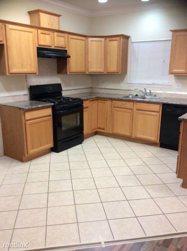 2216 Grand Ave B - Photo 3 of 6