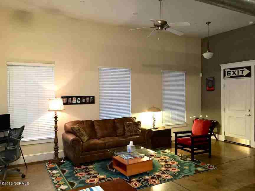 715 N 4th Street 15-101 - Photo 3 of 20
