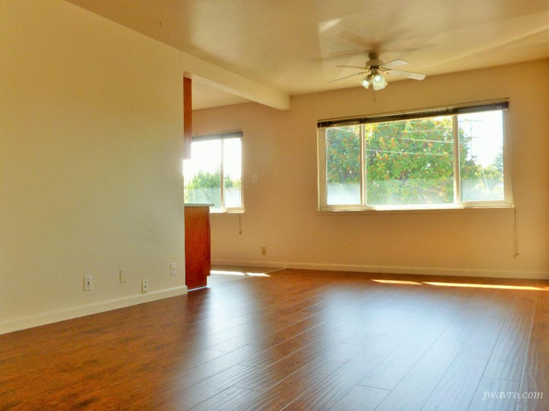 905 Larkspur Drive - Photo 2 of 8