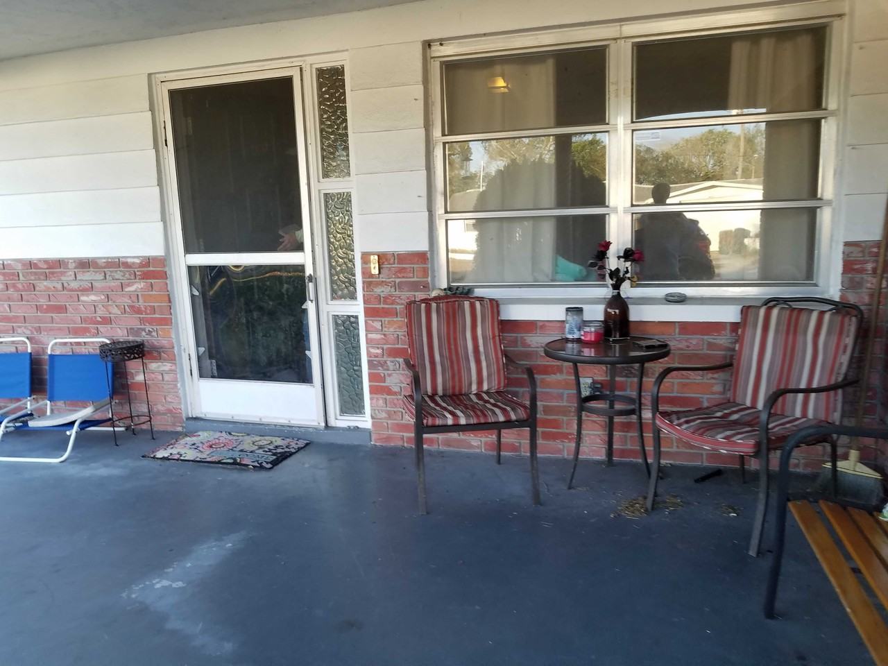 2137 Shannon Dr - Photo 2 of 5