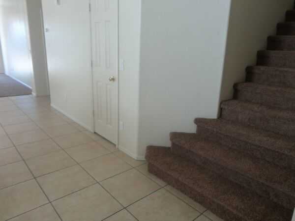 3325 W Apollo Rd - Photo 2 of 3