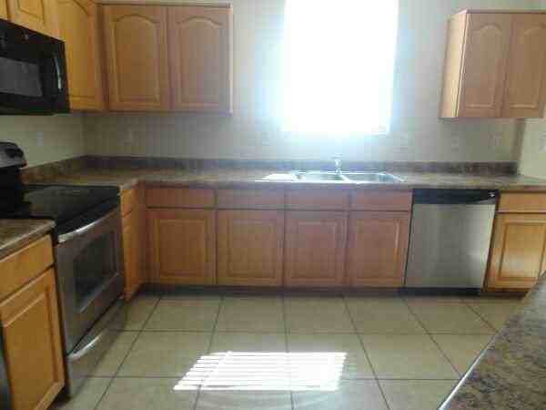 3325 W Apollo Rd - Photo 3 of 3