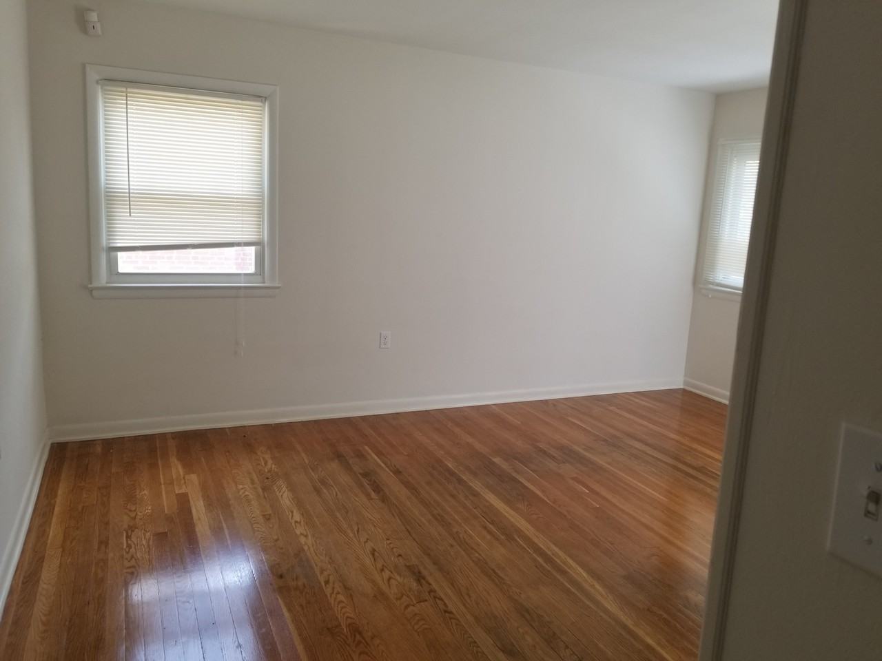 117 68th Pl - Photo 2 of 18