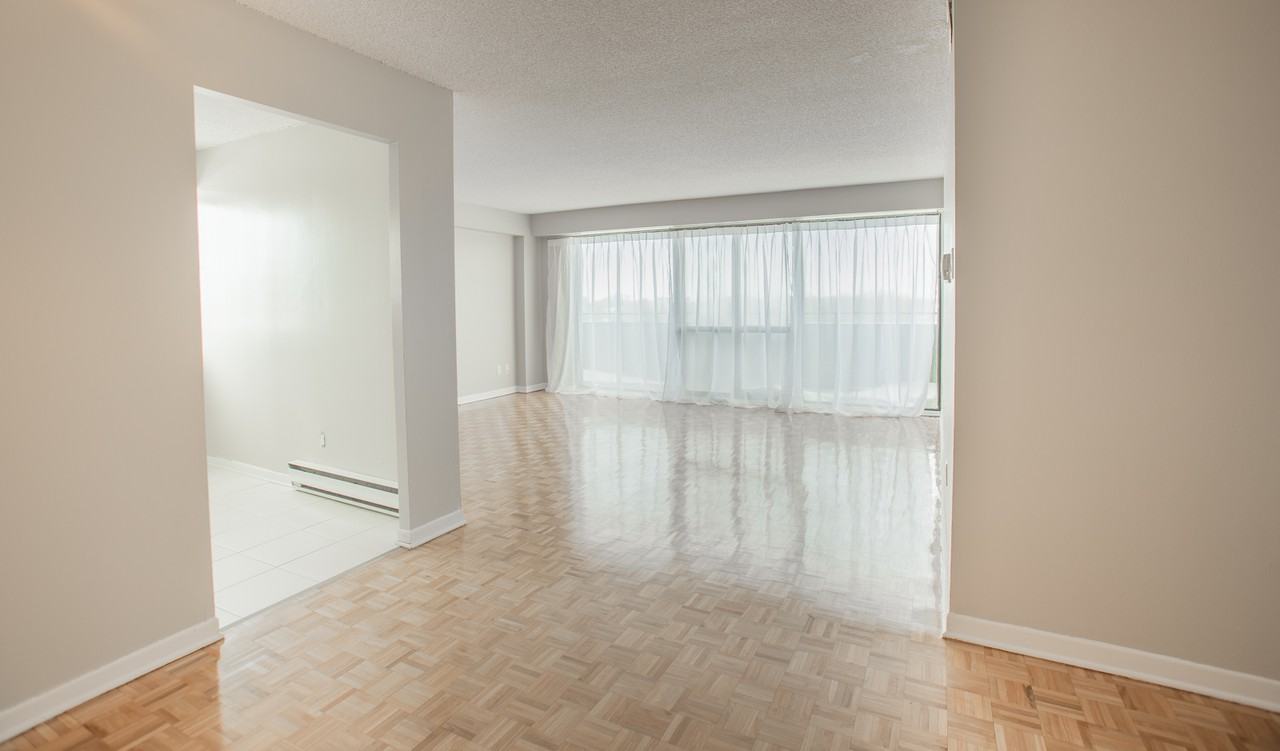 205 Frobisher Dr., PointeClaire, QC H9R 4R9 3 Bedroom Apartment for