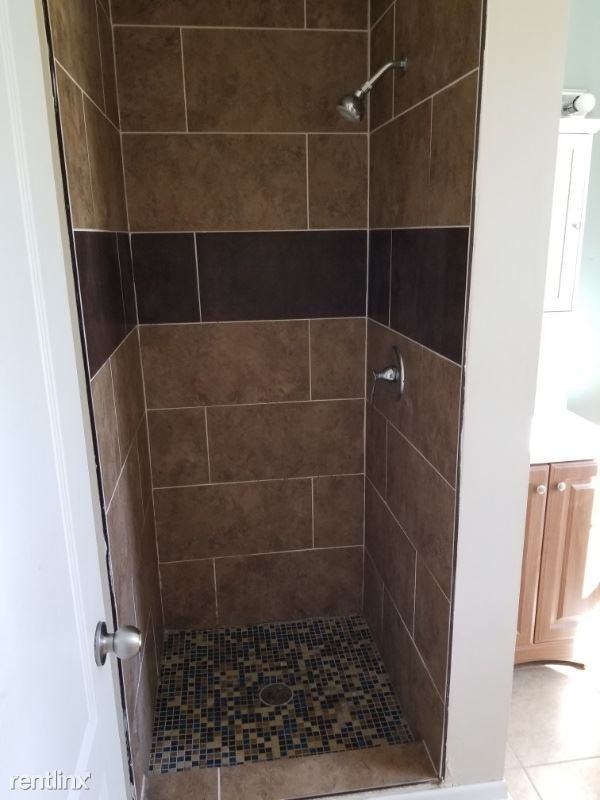 1002 Green Ridge Ave - Photo 2 of 6