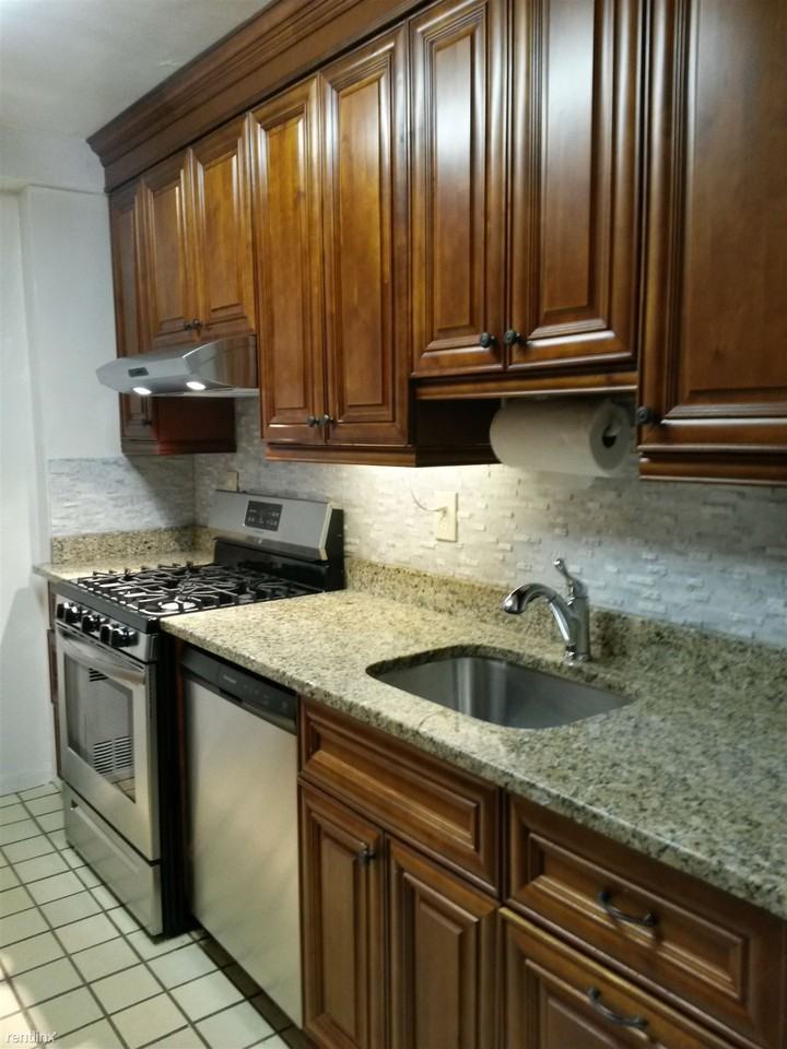 440 Bedford St - Photo 2 of 12