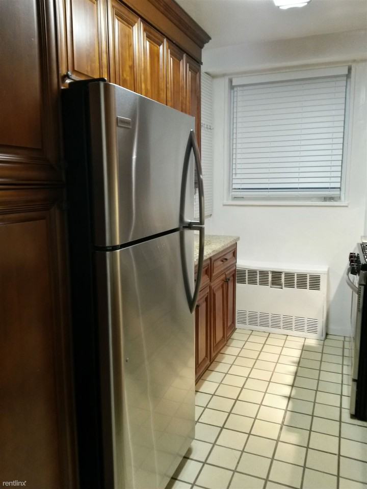 440 Bedford St - Photo 3 of 12