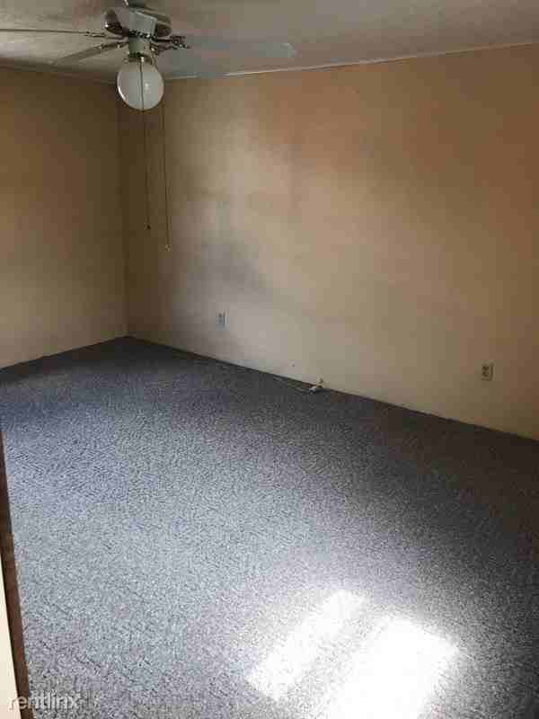 1101 S Main Street - Photo 3 of 10