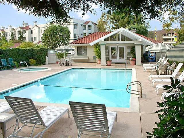 Via Reggio Apartments - Photo 3 of 12