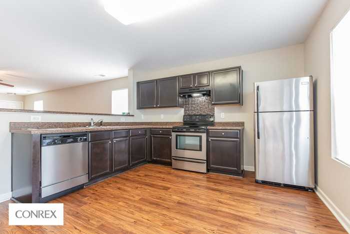 100 Foxford Lane - Photo 3 of 8