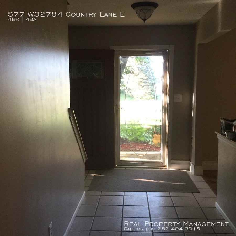 S77W32784 S77 W32784 Country Lane E - Photo 2 of 49