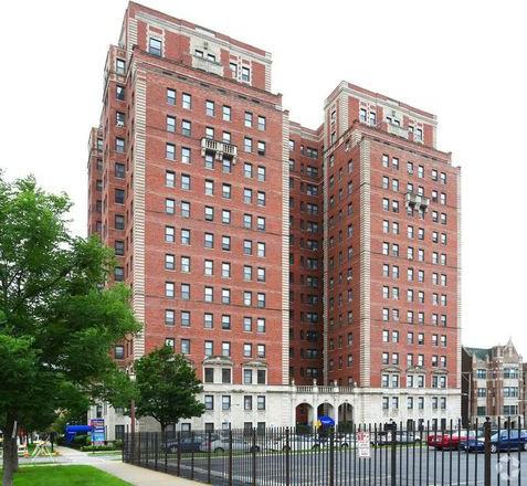 7000 South Shore #911