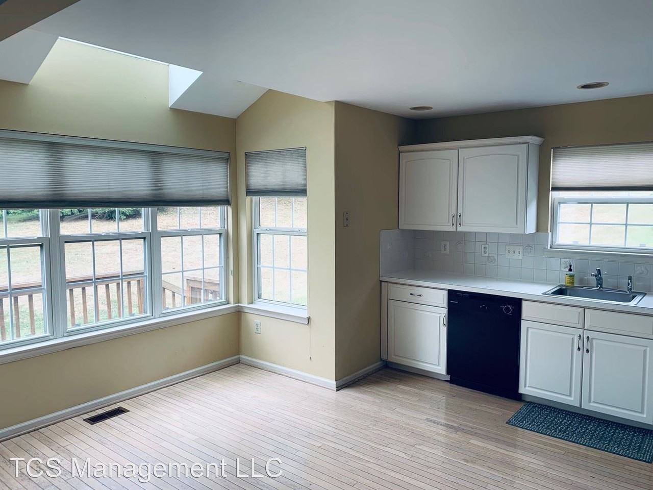 171 Canterbury Lane - Photo 2 of 23