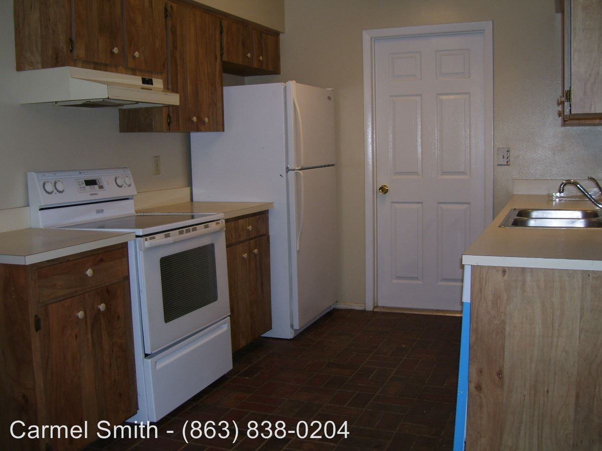 3931 Strickland Manor - Photo 3 of 13