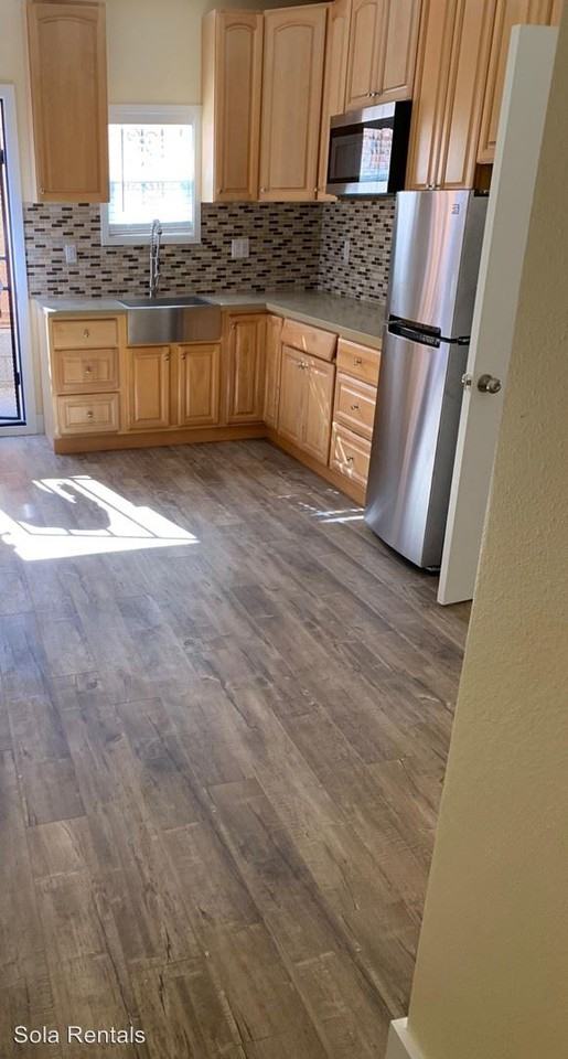 1276 - 1280 E 41st St - Photo 3 of 4