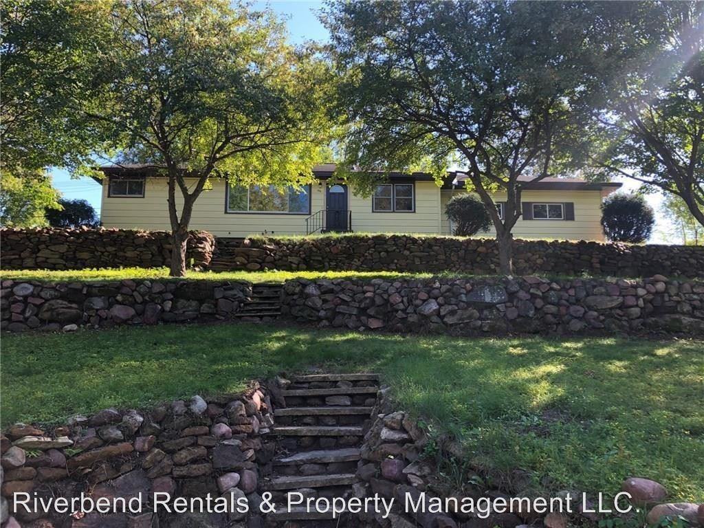 1329 Woodland Drive - Photo 2 of 16