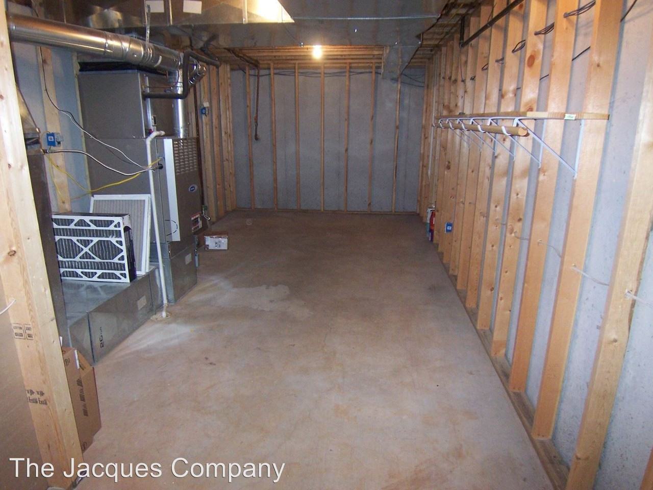 1106 E. Wren - Photo 3 of 24