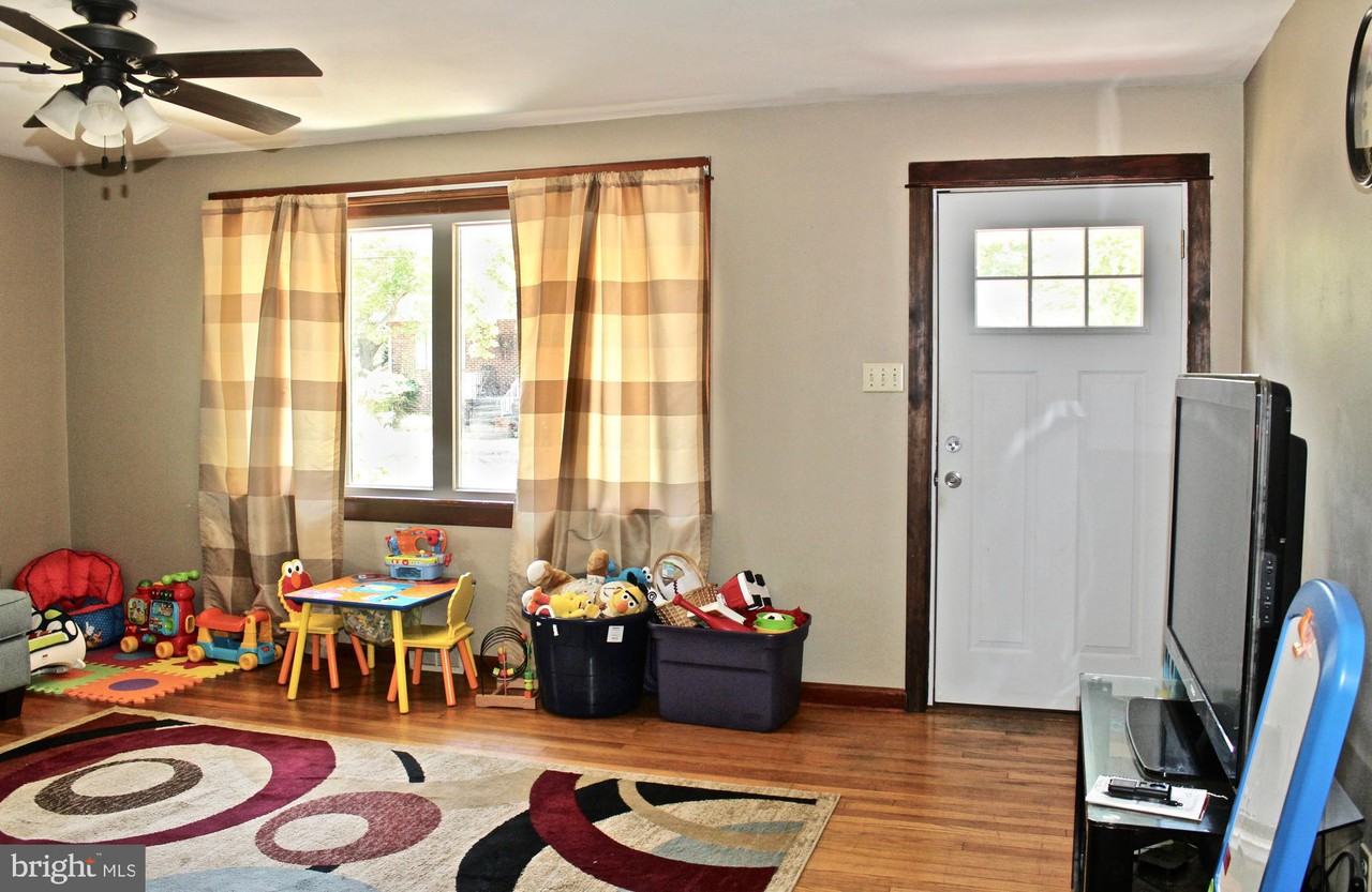 40 Oriental Avenue - Photo 3 of 21