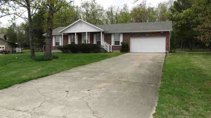 16375 Walter Road - Photo 2 of 34