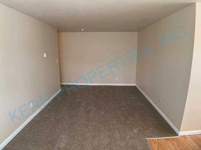 1441 Ne Paropa Ct - Photo 2 of 13